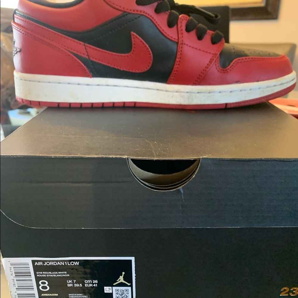 Size 8 Mens, barely worn